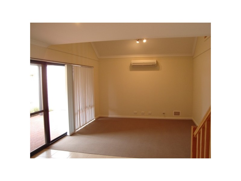 Unit 1, 8 Beam Road, Silver Sands WA 6210