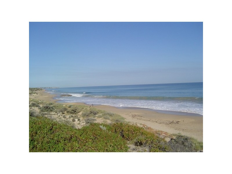 15 Shonae Pass, Halls Head WA 6210