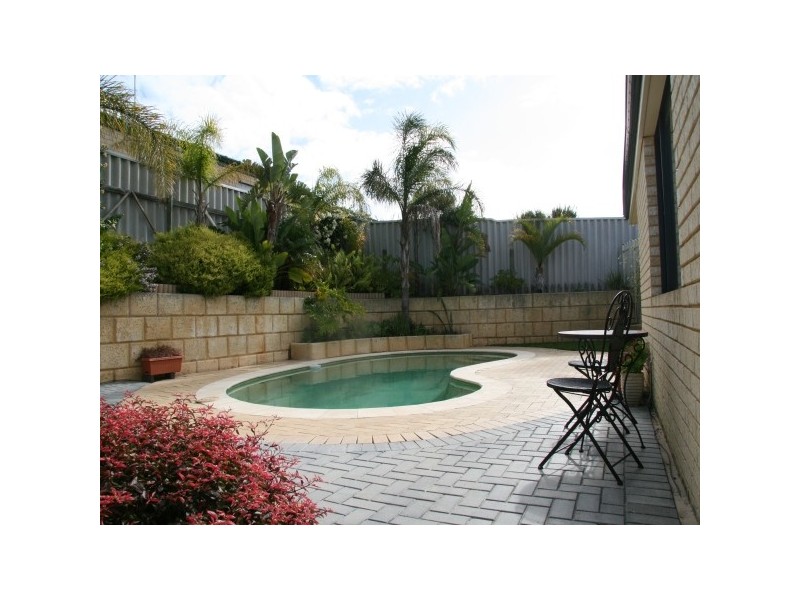 3 Boileau Place, San Remo WA 6210