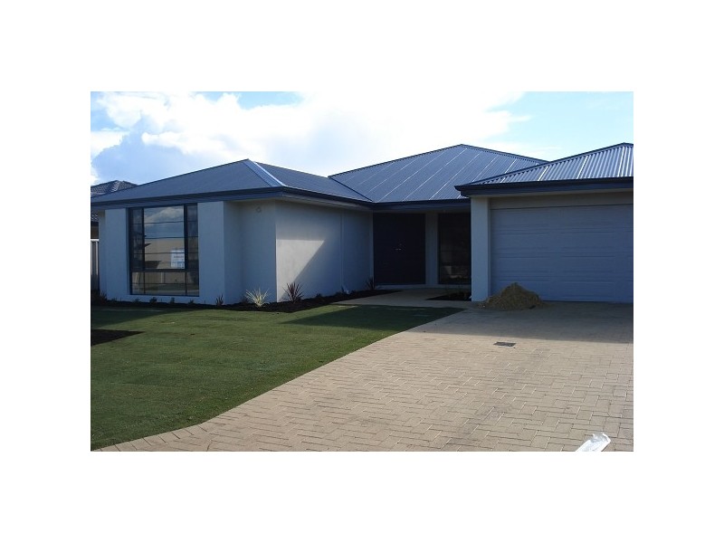 15 Dunsborough Court DAWESVILLE, Mandurah WA 6210