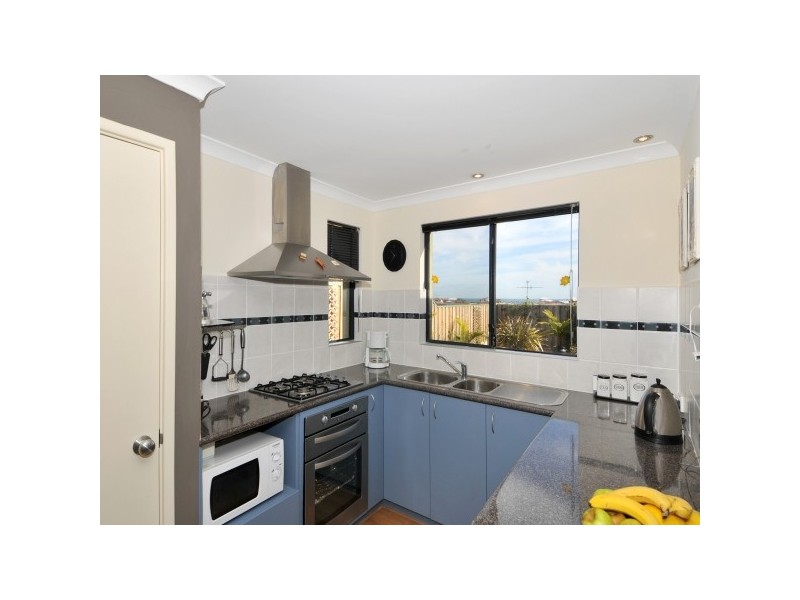 15 Bookleaf Loop, Halls Head WA 6210