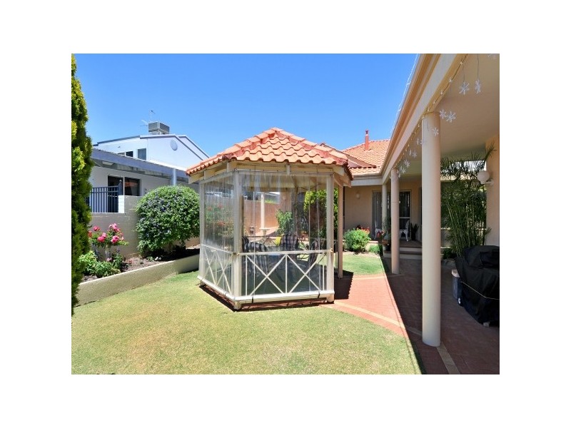 41 Cambria Island Retreat, Halls Head WA 6210