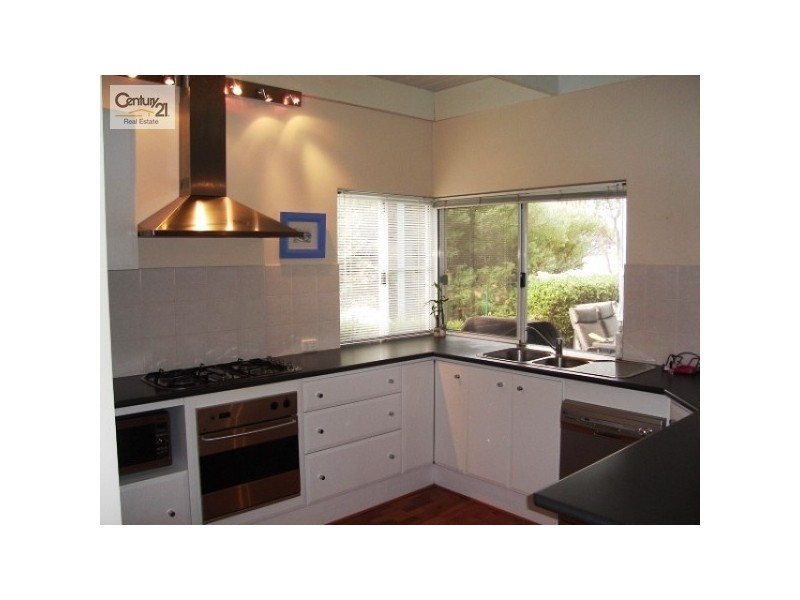 11 Chimneys Retreat, Erskine WA 6210