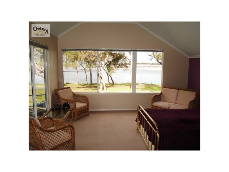 11 Chimneys Retreat, Erskine WA 6210