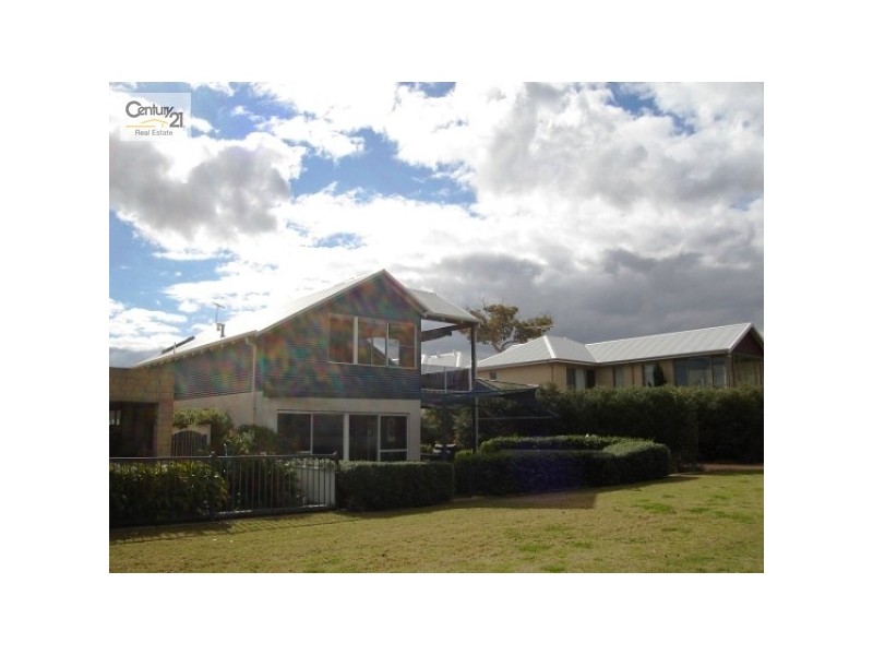 11 Chimneys Retreat, Erskine WA 6210