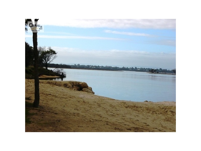 11 Chimneys Retreat, Erskine WA 6210