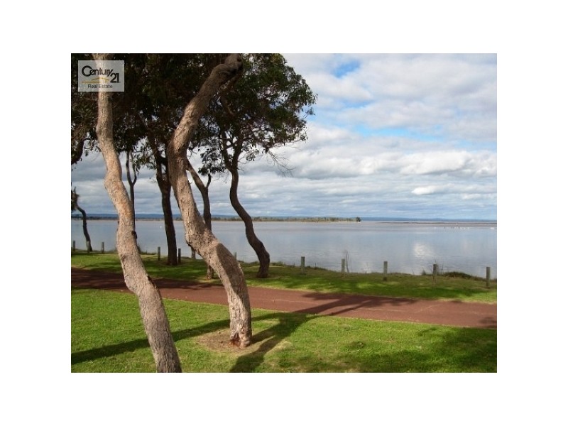 11 Chimneys Retreat, Erskine WA 6210