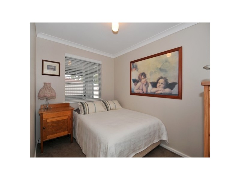 8 Curlew Street, Dudley Park WA 6210