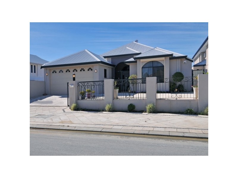 28 Ragamuffin Point, Halls Head WA 6210