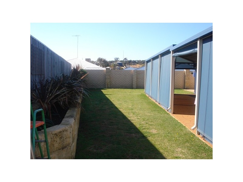 21 Kuta Lane HALLS HEAD, Mandurah WA 6210