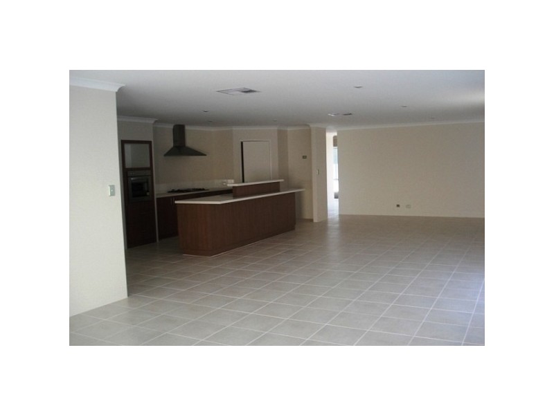 9 Kannemer Link, Meadow Springs WA 6210