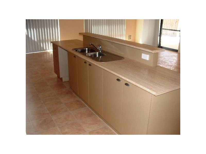 14 Senecio Way, Halls Head WA 6210