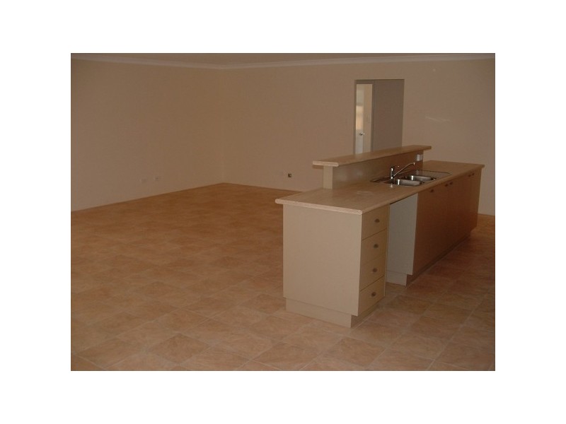 14 Senecio Way, Halls Head WA 6210