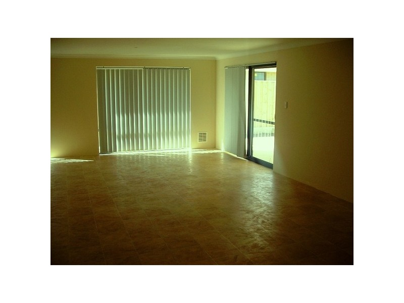 14 Senecio Way, Halls Head WA 6210