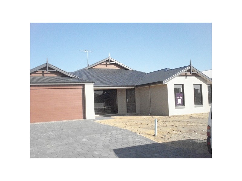30 SENECIO WAY, Halls Head WA 6210