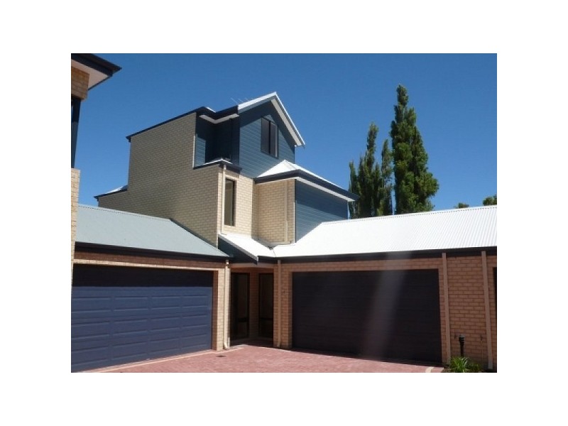 8 Shannon Road SILVER SANDS, Mandurah WA 6210