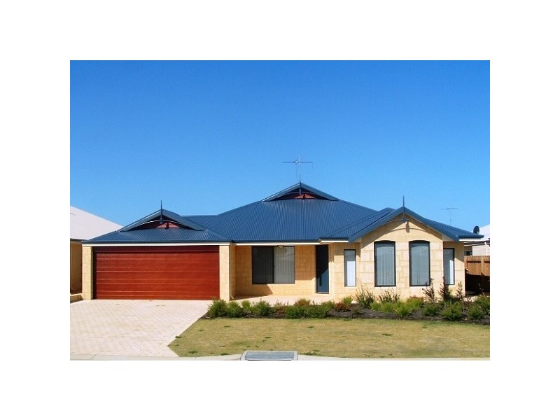 14 Senecio Way HALLS HEAD, Mandurah WA 6210