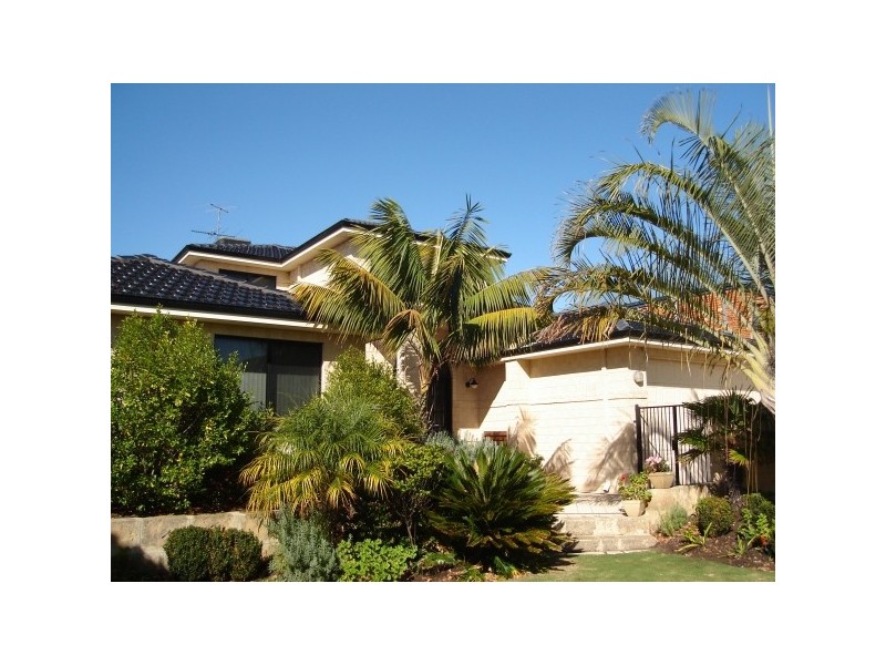 4 Monroe Retreat, Meadow Springs WA 6210