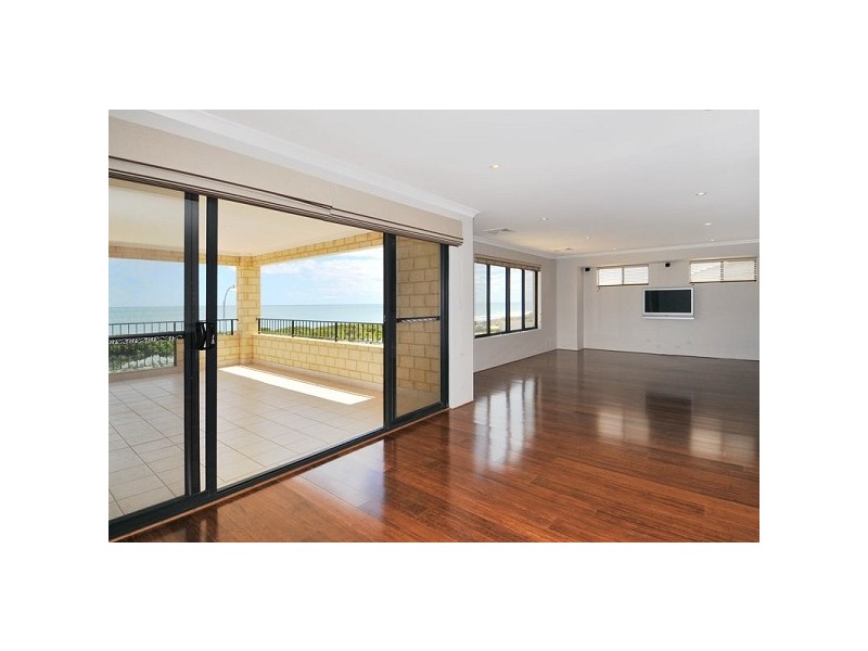 100 Boardwalk Boulevard, Halls Head WA 6210