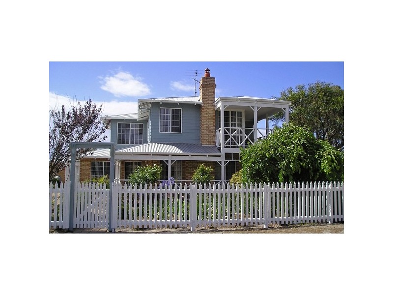 6 Oleander Place HALLS HEAD, Mandurah WA 6210