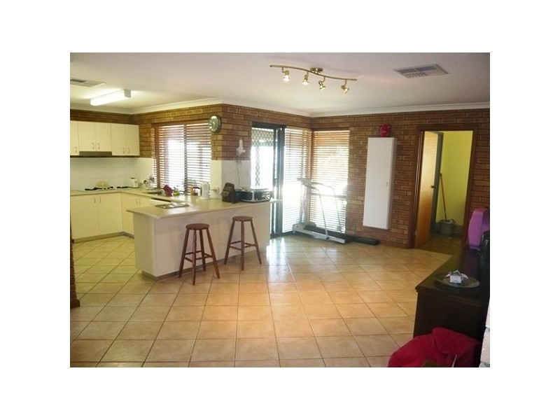 39 Peelwood Parade, Halls Head WA 6210