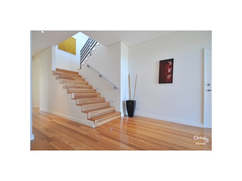 108 Boardwalk Blvd, Halls Head WA 6210