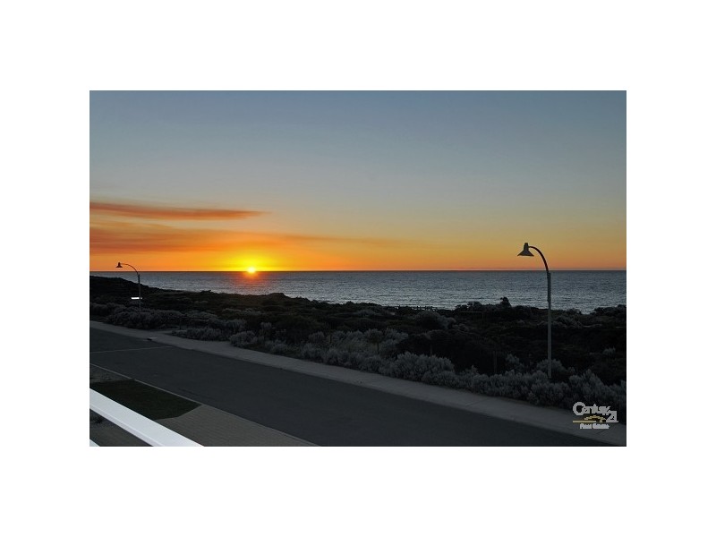 108 Boardwalk Blvd, Halls Head WA 6210