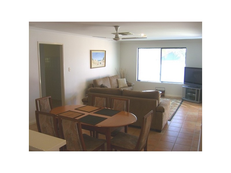 6 Peron Place, San Remo WA 6210