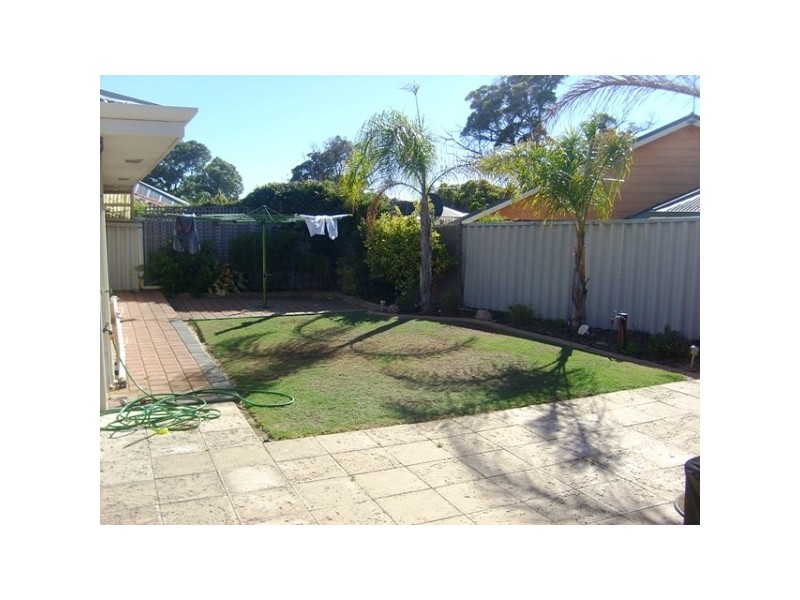 6 Peron Place, San Remo WA 6210