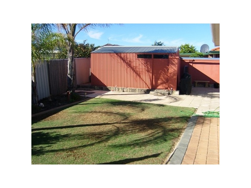 6 Peron Place, San Remo WA 6210