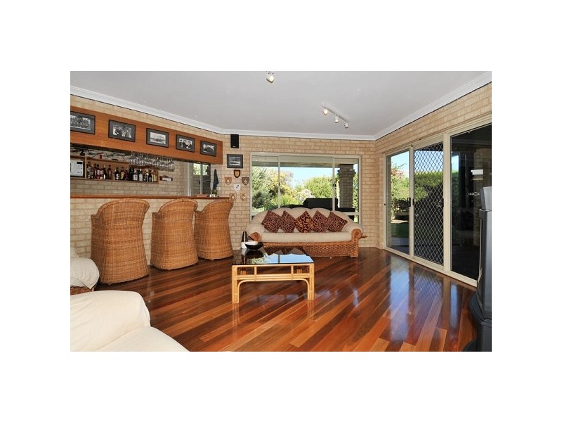 49 Admiralty Crescent, Halls Head WA 6210