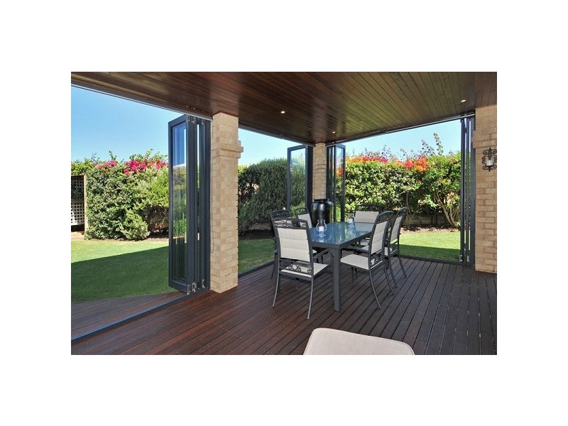 49 Admiralty Crescent, Halls Head WA 6210