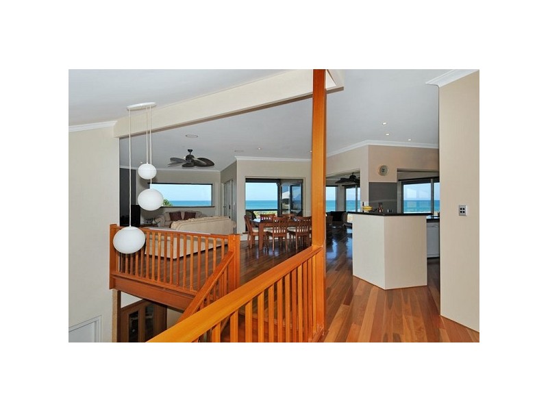 49 Admiralty Crescent, Halls Head WA 6210