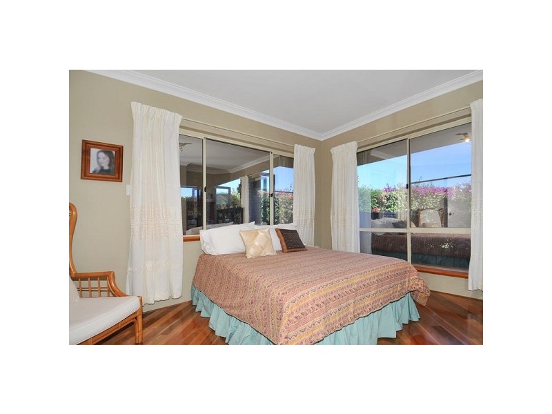 49 Admiralty Crescent, Halls Head WA 6210
