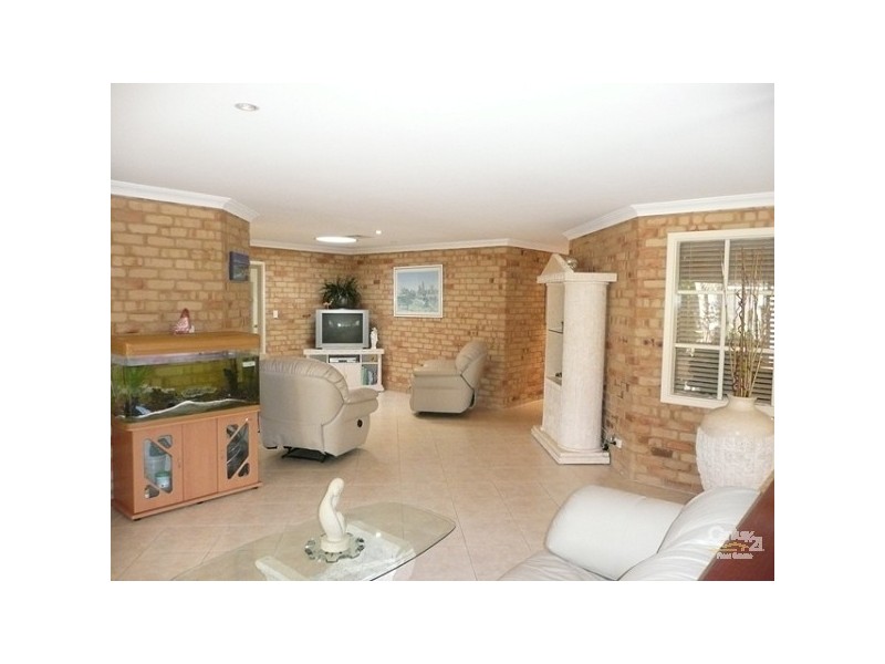 11 Hopevale Place, Erskine WA 6210