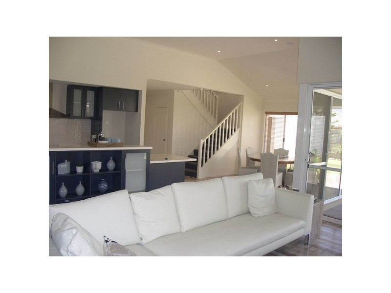 10 Cohen Vista, Lakelands WA 6210