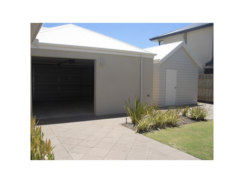 10 Cohen Vista, Lakelands WA 6210