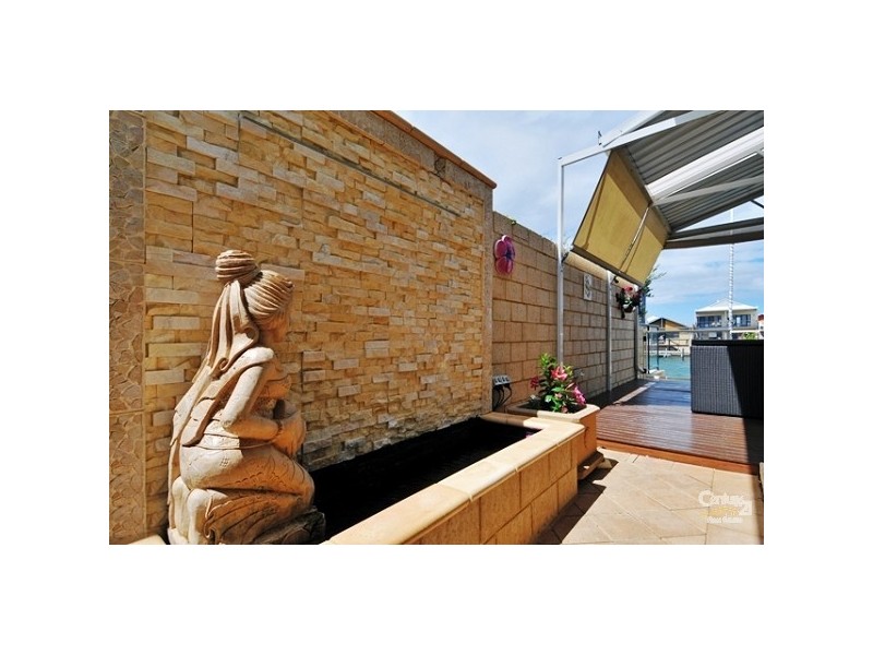 6 Bermuda Place, Halls Head WA 6210