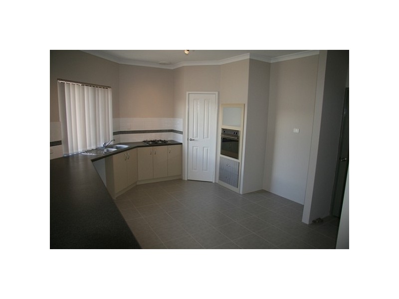 42 Drosera Turn, Halls Head WA 6210