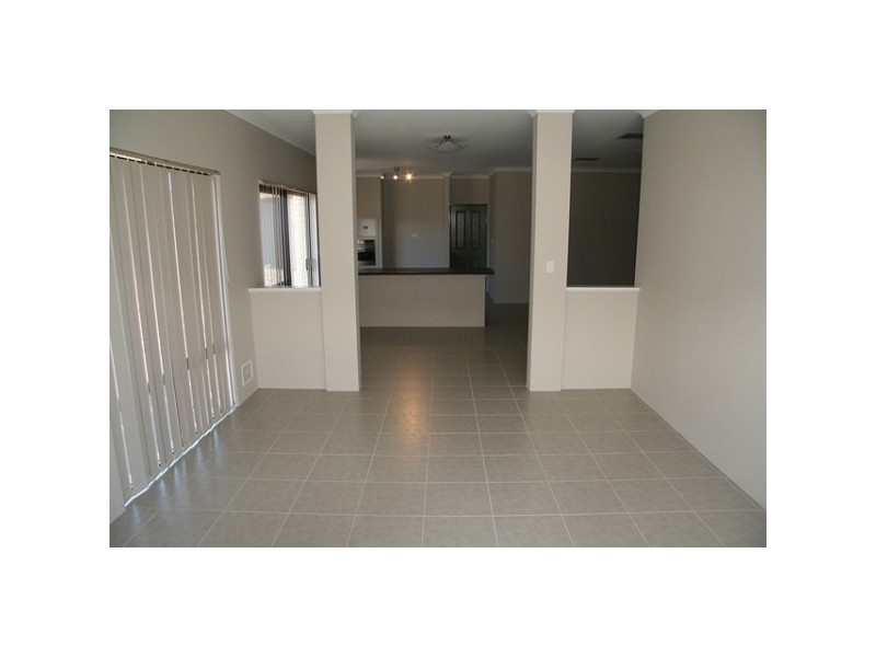 42 Drosera Turn, Halls Head WA 6210