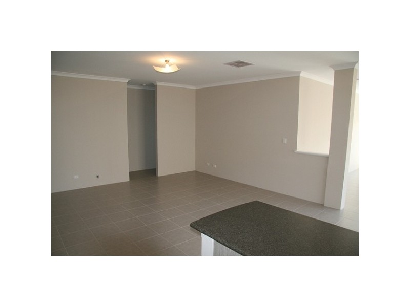 42 Drosera Turn, Halls Head WA 6210