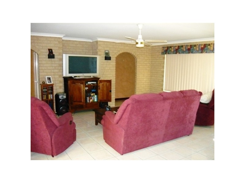 52 Crystaluna Drive, Golden Bay WA 6174