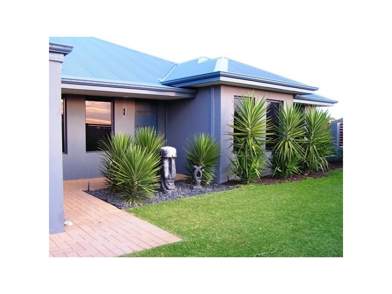 2 Teague Way, Lakelands WA 6210