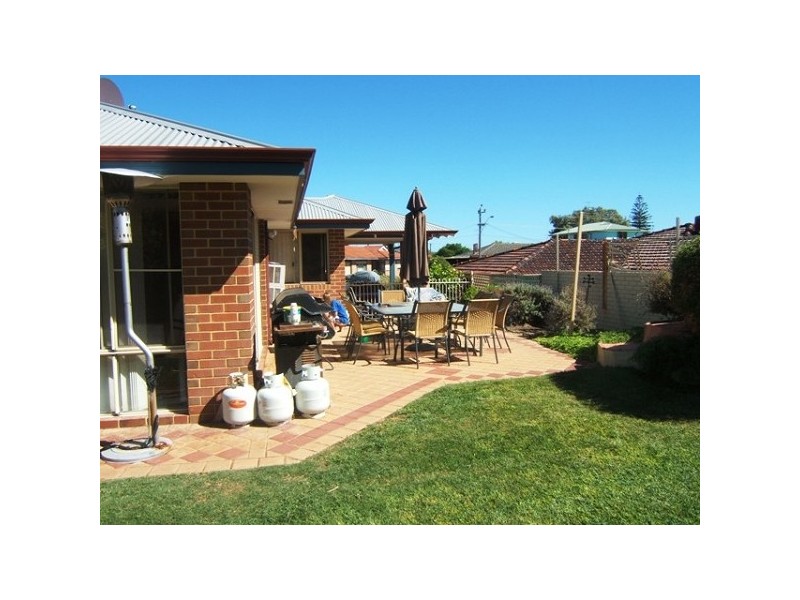 11 Collier Street, Silver Sands WA 6210