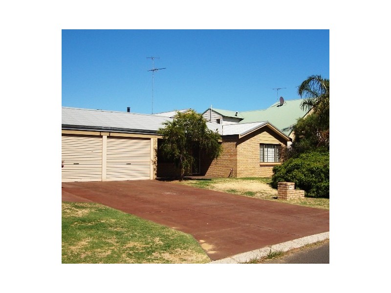 2 Socha Court, Greenfields WA 6210