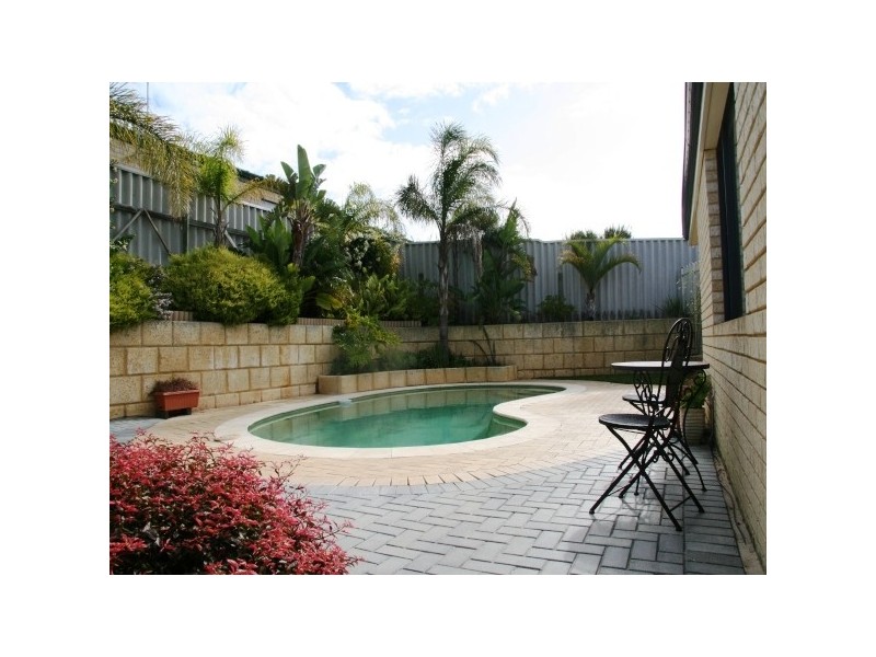 3 Boileau Place, San Remo WA 6210