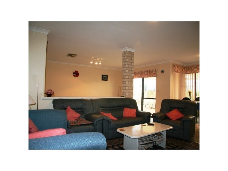 3 Boileau Place, San Remo WA 6210