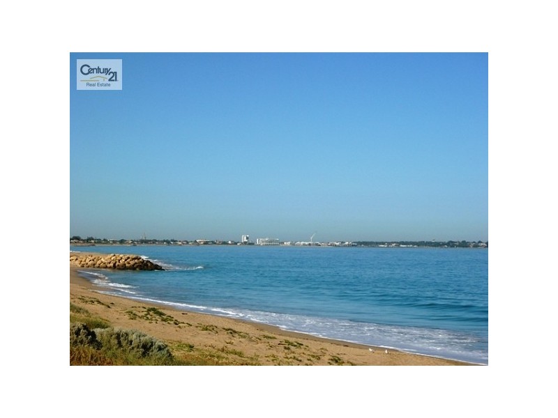 13 Lady Stirling Parade, Madora Bay WA 6210