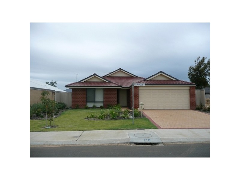 10 Pingle Drive, Greenfields WA 6210