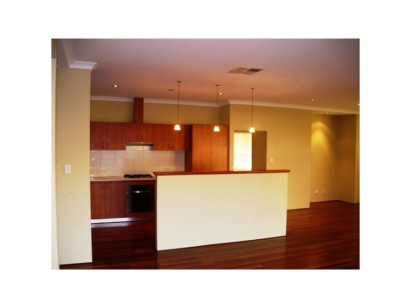 42 Boardwalk Blvd, Halls Head WA 6210